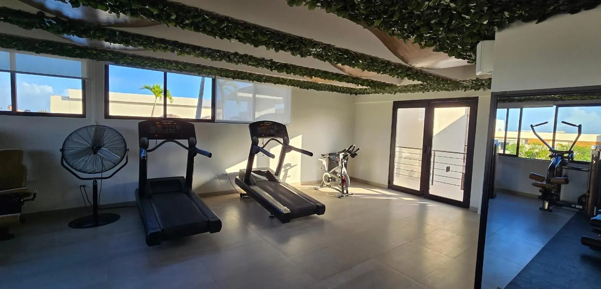 Loft Apartment In A Private Condominium 툴룸
