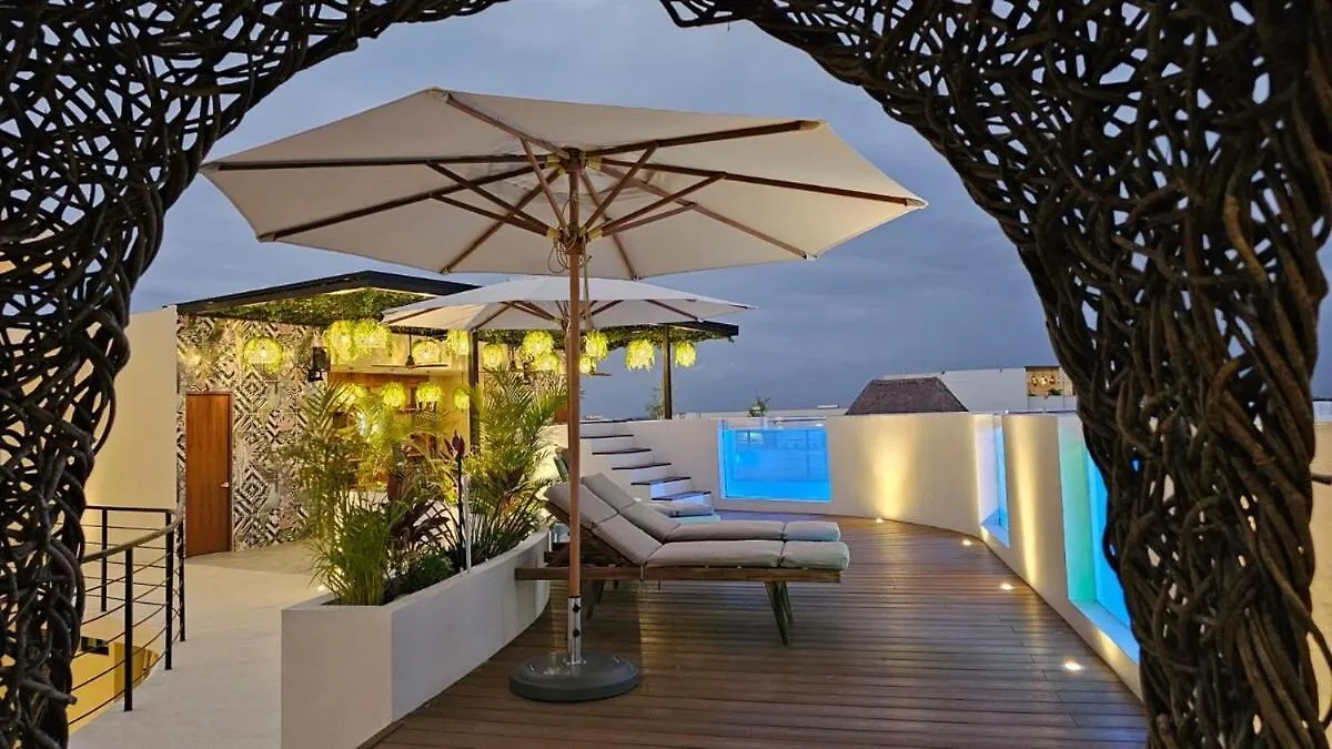 Loft Apartment In A Private Condominium 툴룸